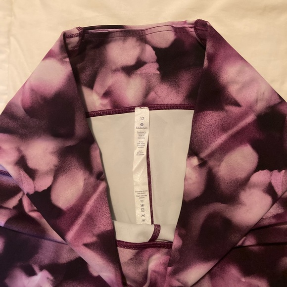 Lululemon leggings - Picture 3 of 9